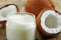 is coconut oil antifungal
