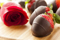 Easy Vegan Chocolate Covered Strawberries